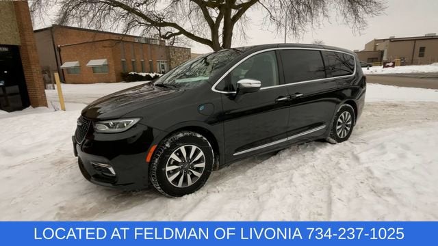 2023 Chrysler Pacifica Hybrid Limited