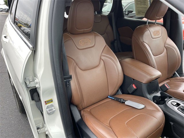 2019 Jeep Cherokee Overland