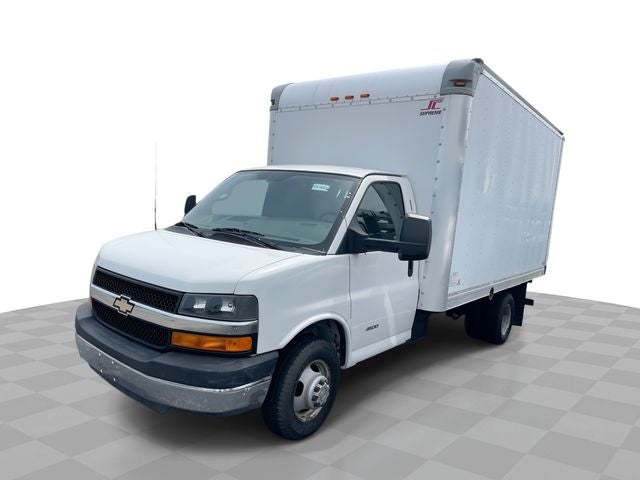 2014 Chevrolet Express 4500 Base Cutaway