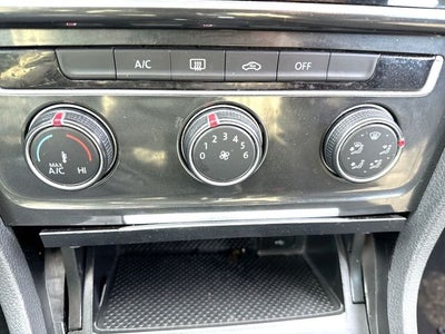 2019 Volkswagen Golf Base