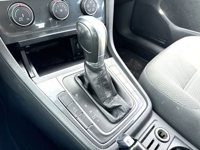 2019 Volkswagen Golf Base