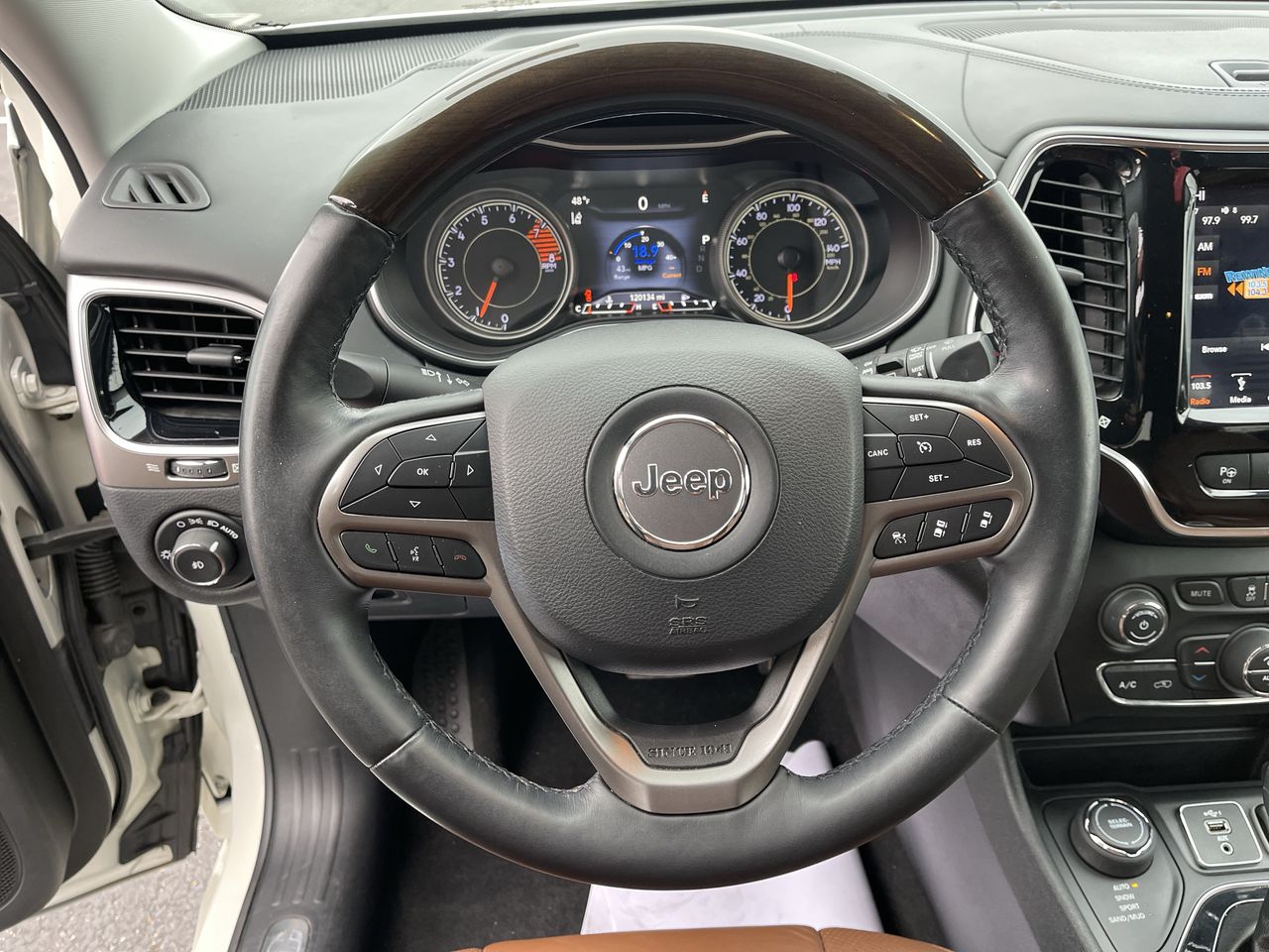 2019 Jeep Cherokee Overland