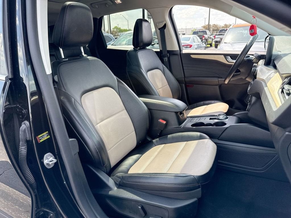 2022 Ford Escape Titanium Plug-In Hybrid