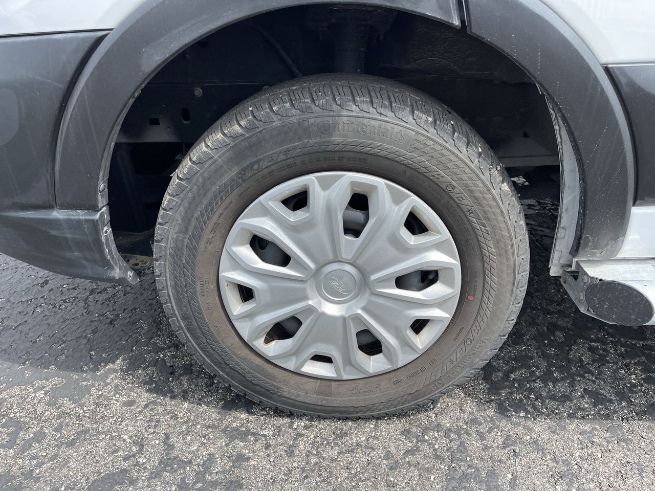 2023 Ford Transit Cargo Van T-250 130" Low Rf 9070 GVWR RWD