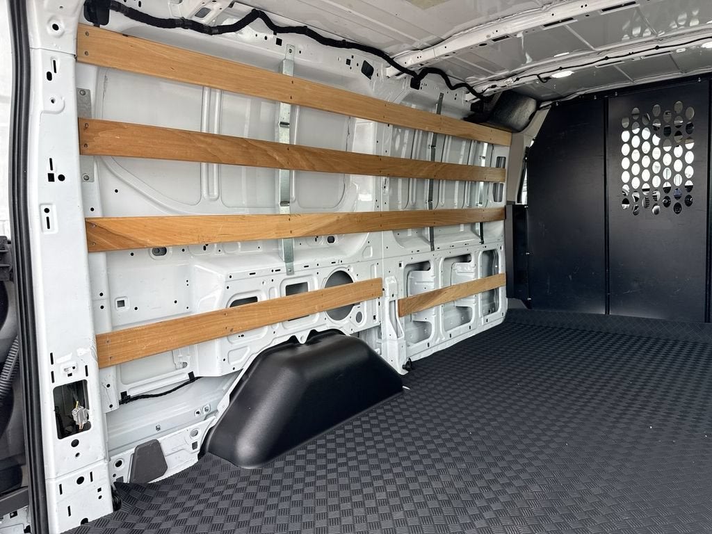2025 Ford Transit Cargo Van T-250 130" Low Rf 9070 GVWR RWD