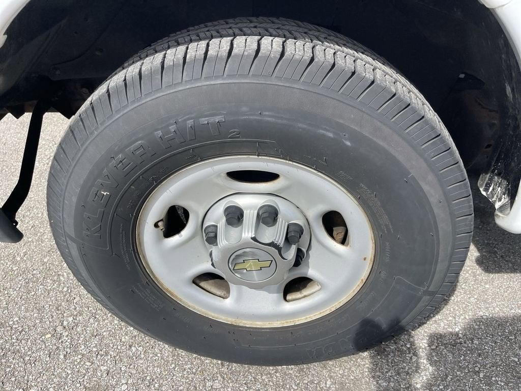 2014 Chevrolet Express Cutaway 3500 3500 Van 139