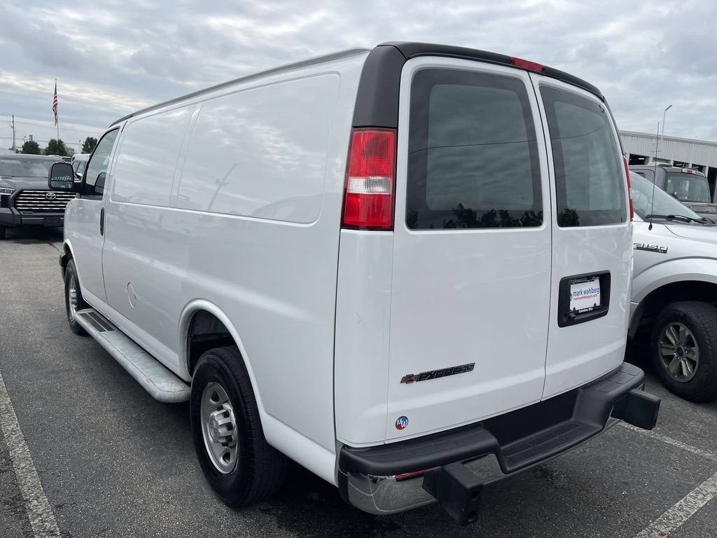 2025 Chevrolet Express Cargo WT