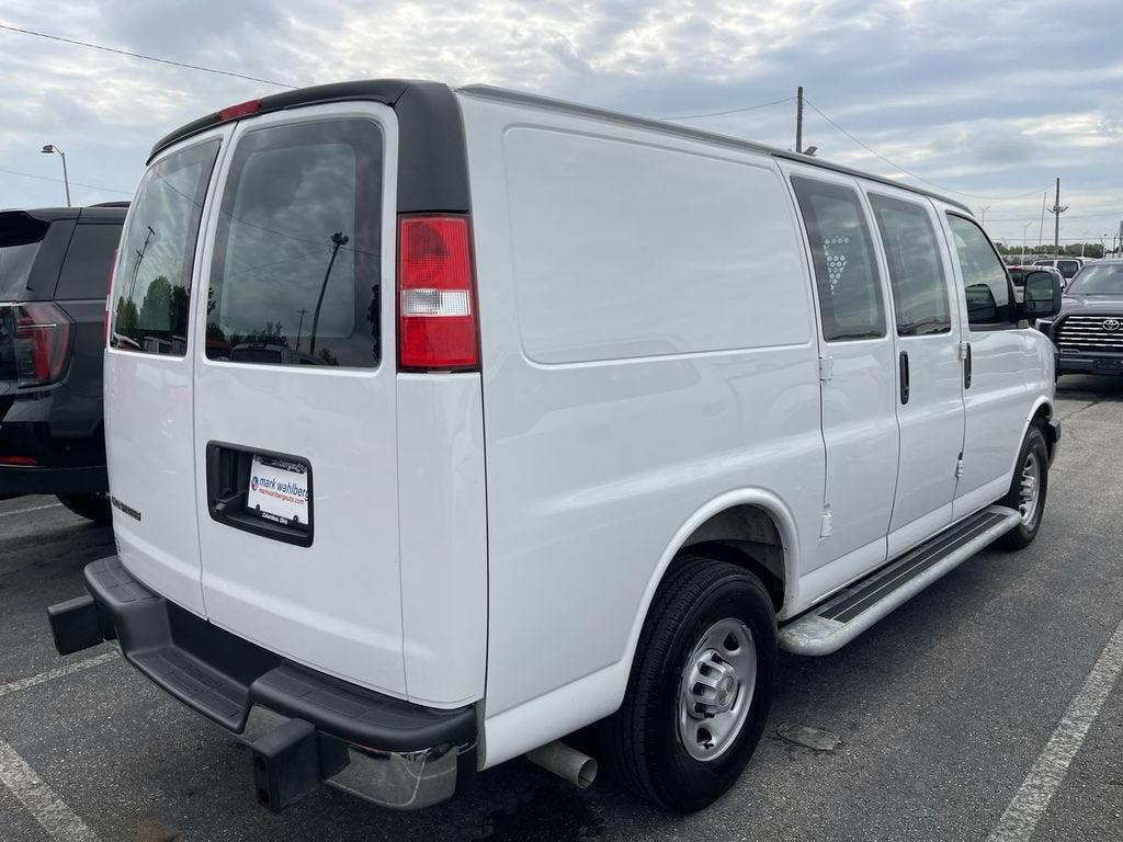 2025 Chevrolet Express Cargo WT