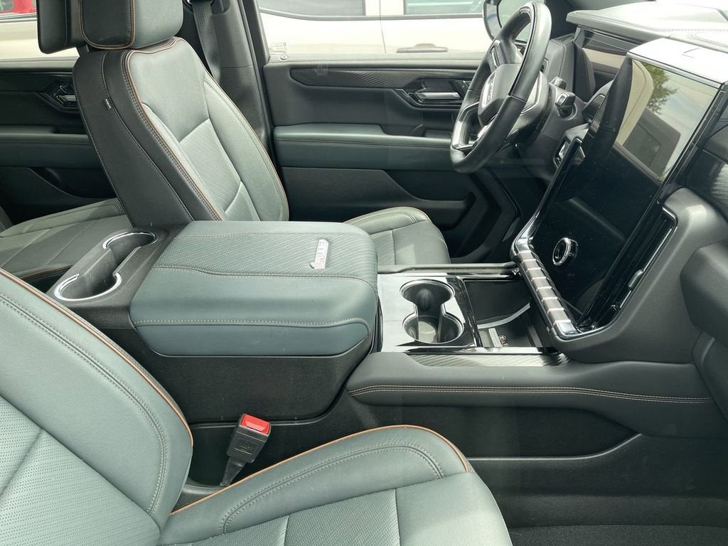 2025 GMC Yukon AT4