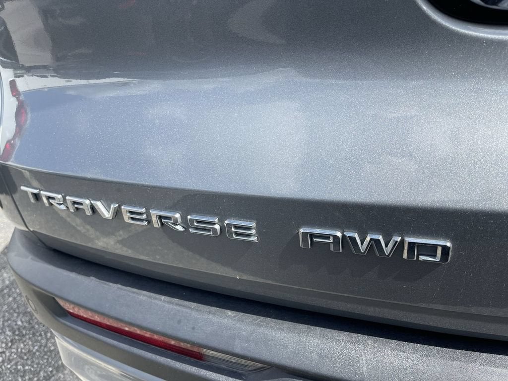 2025 Chevrolet Traverse LT
