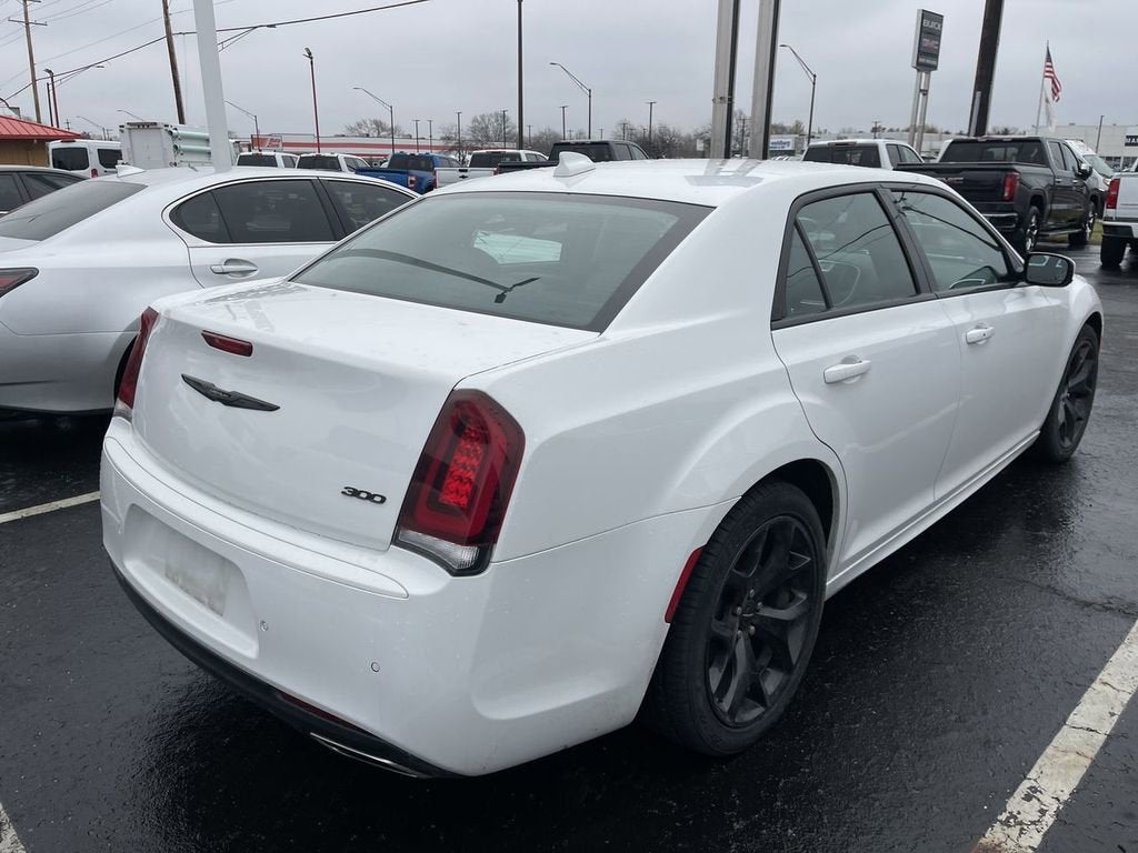 2022 Chrysler 300 Touring L