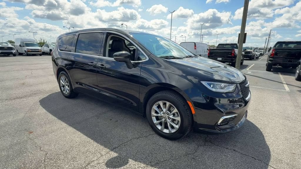 2023 Chrysler Pacifica Touring L AWD