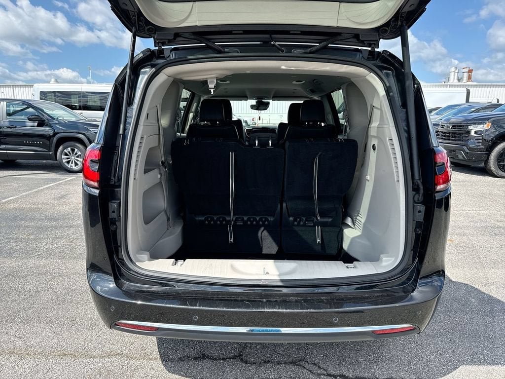 2023 Chrysler Pacifica Touring L AWD