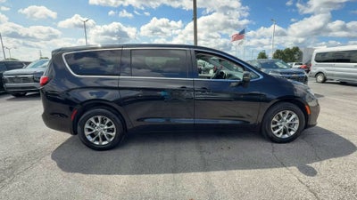 2023 Chrysler Pacifica Touring L AWD