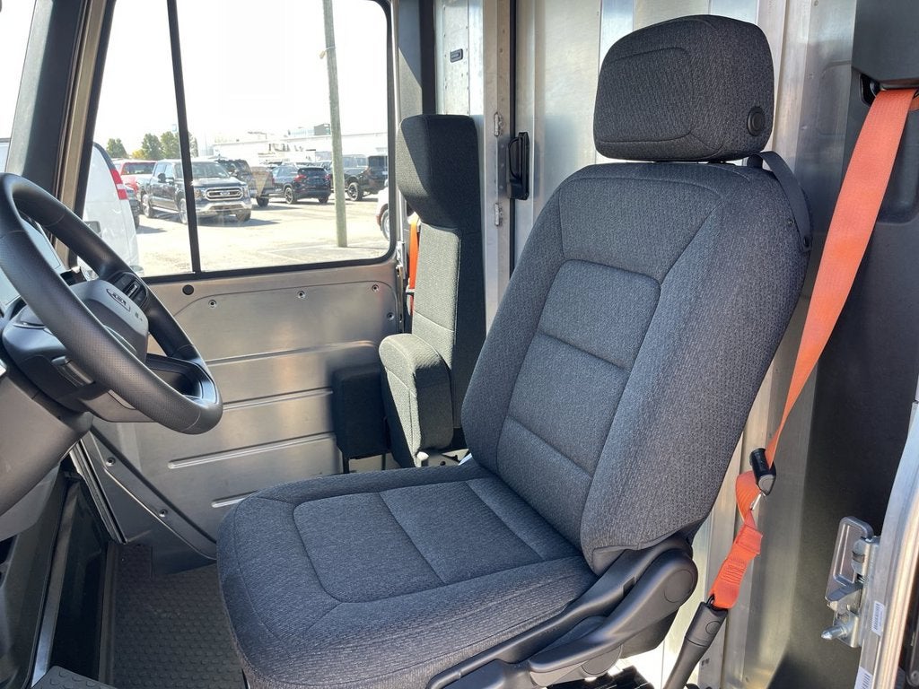 2024 BrightDrop Zevo 600 EJY