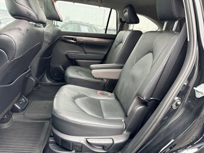 2021 Toyota Highlander Hybrid Platinum