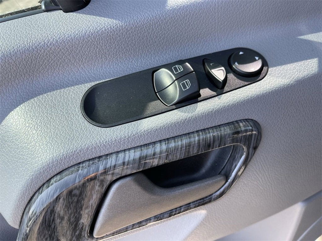 2016 Mercedes-Benz Sprinter Chassis-Cabs 2WD Reg Cab 170" WB