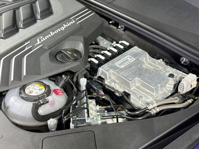 2025 Lamborghini Urus SE