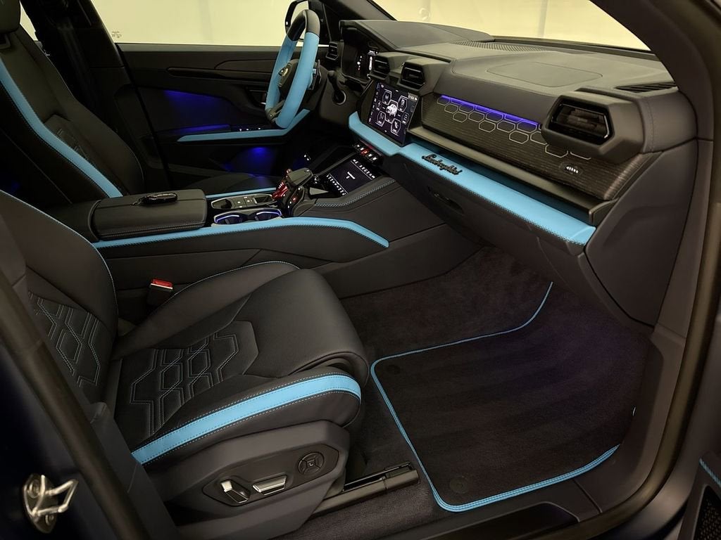 2025 Lamborghini Urus SE