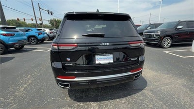 2022 Jeep Grand Cherokee Summit