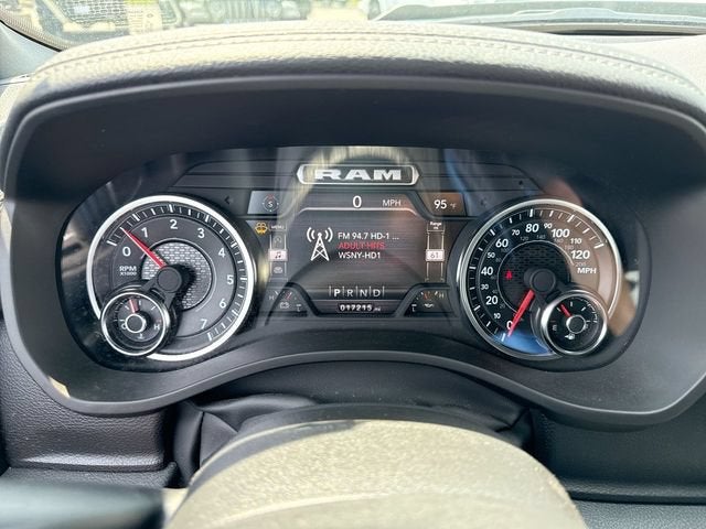 2023 RAM 1500 Laramie Crew Cab 4x4 5'7" Box