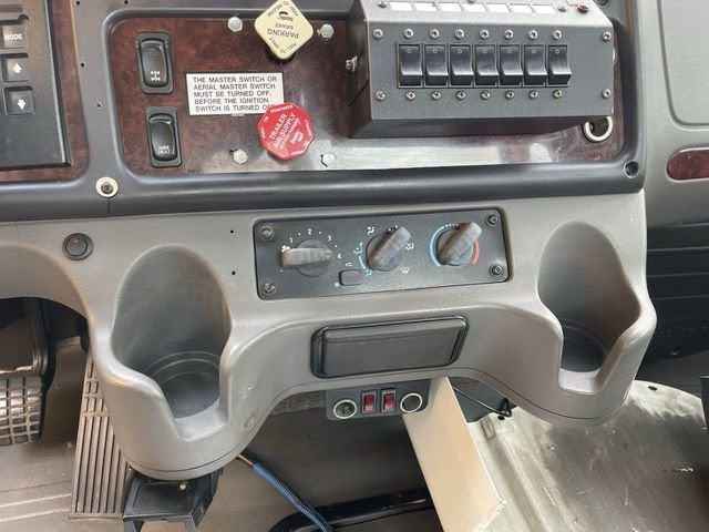 2007 FREIGHTLIN M2106S Base