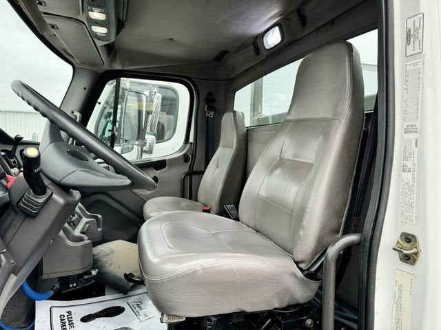 2007 FREIGHTLIN M2106S Base