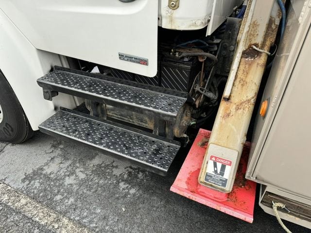 2007 FREIGHTLIN M2106S Base