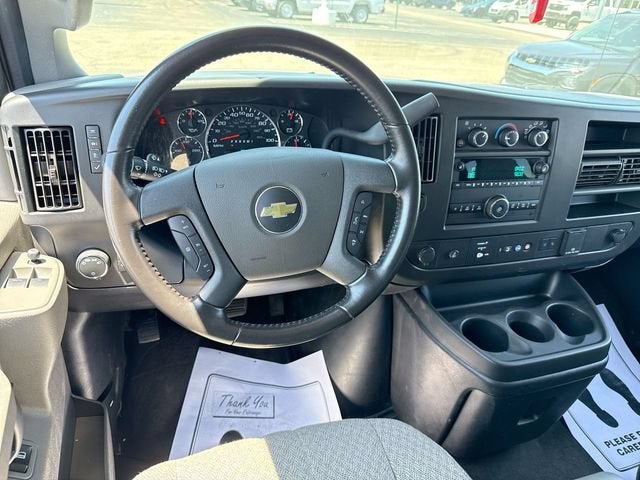 2022 Chevrolet Express Passenger 2500 1LT