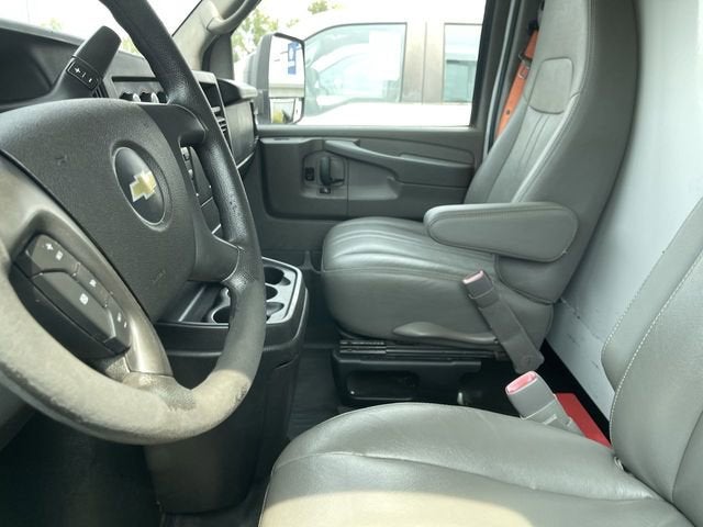 2014 Chevrolet Express Cutaway 4500 4500 Series DRW