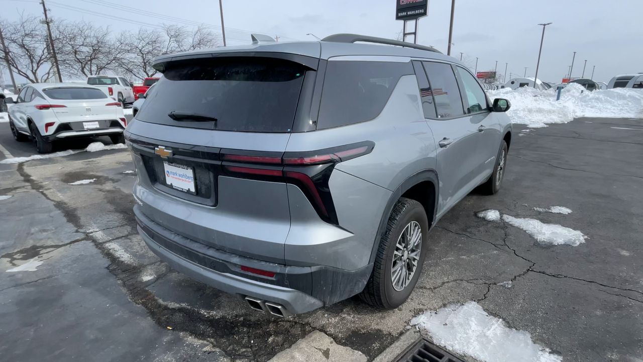 2025 Chevrolet Traverse LT