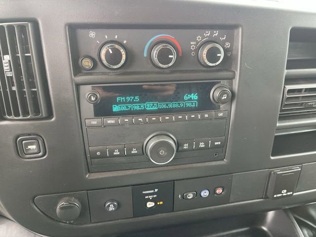 2016 GMC Savana Cargo 2500 2500 Regular Wheelbase Rear-Wheel Drive