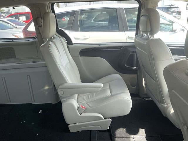 2011 Chrysler Town & Country Limited
