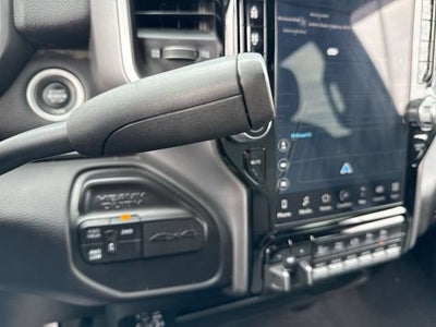 2024 RAM 3500 Big Horn Crew Cab 4x4 8' Box
