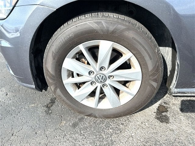 2019 Volkswagen Golf S