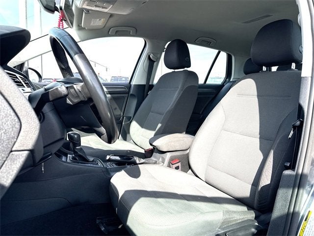 2019 Volkswagen Golf S