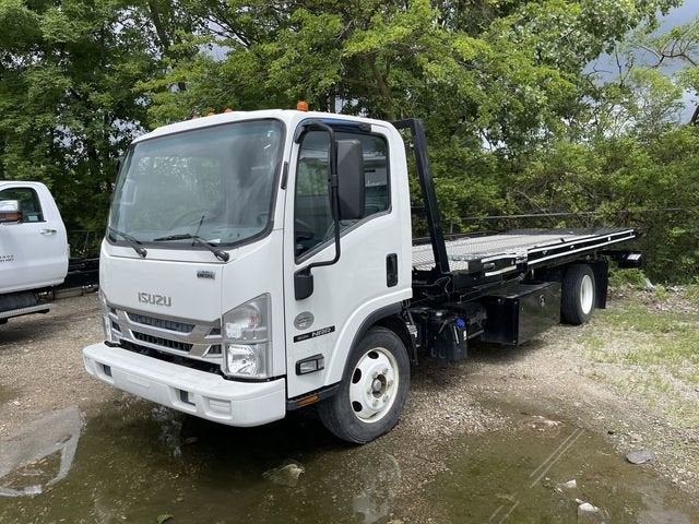 2021 Isuzu NRR Base