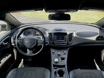2016 Chrysler 200 S