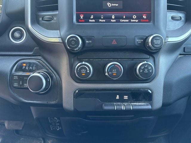 2020 RAM 1500 Big Horn Crew Cab 4x4 5'7" Box