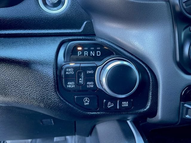 2020 RAM 1500 Big Horn Crew Cab 4x4 5'7" Box