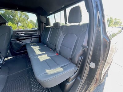 2020 RAM 1500 Big Horn Crew Cab 4x4 5'7" Box