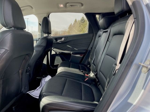 2022 Ford Escape Titanium Hybrid