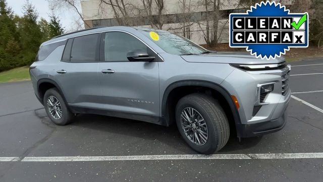 2024 Chevrolet Traverse LT