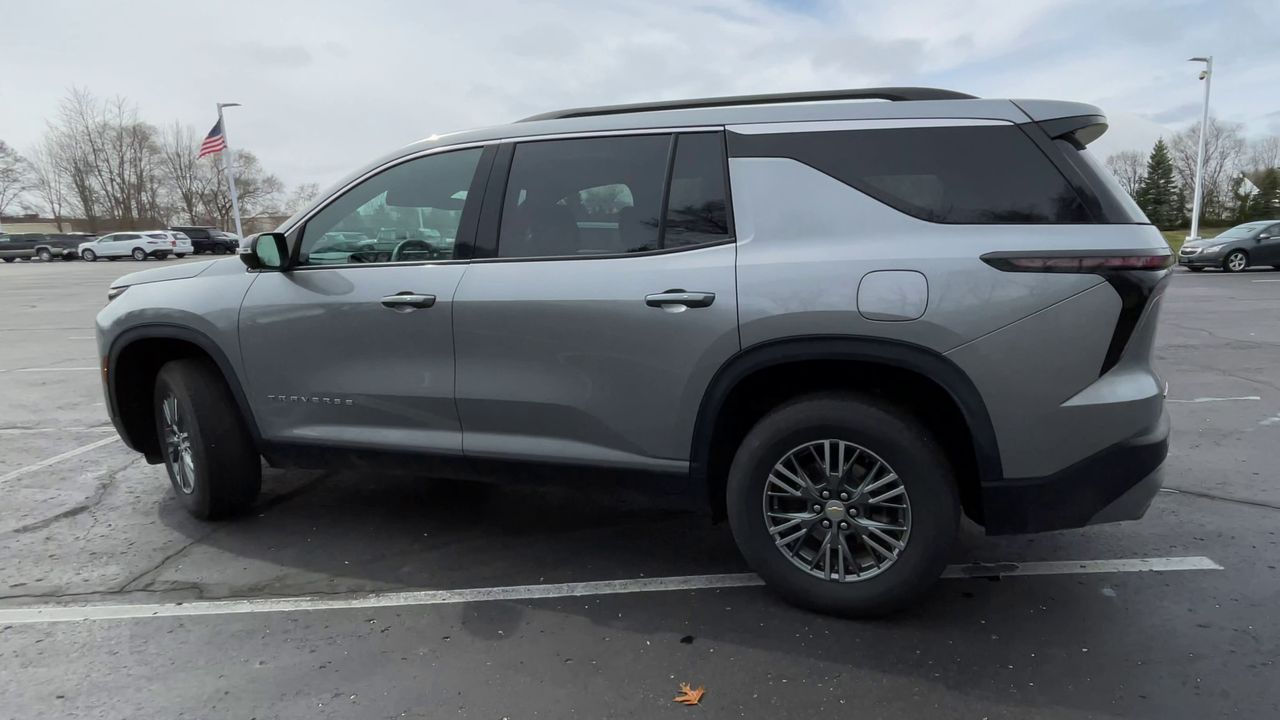 2024 Chevrolet Traverse LT