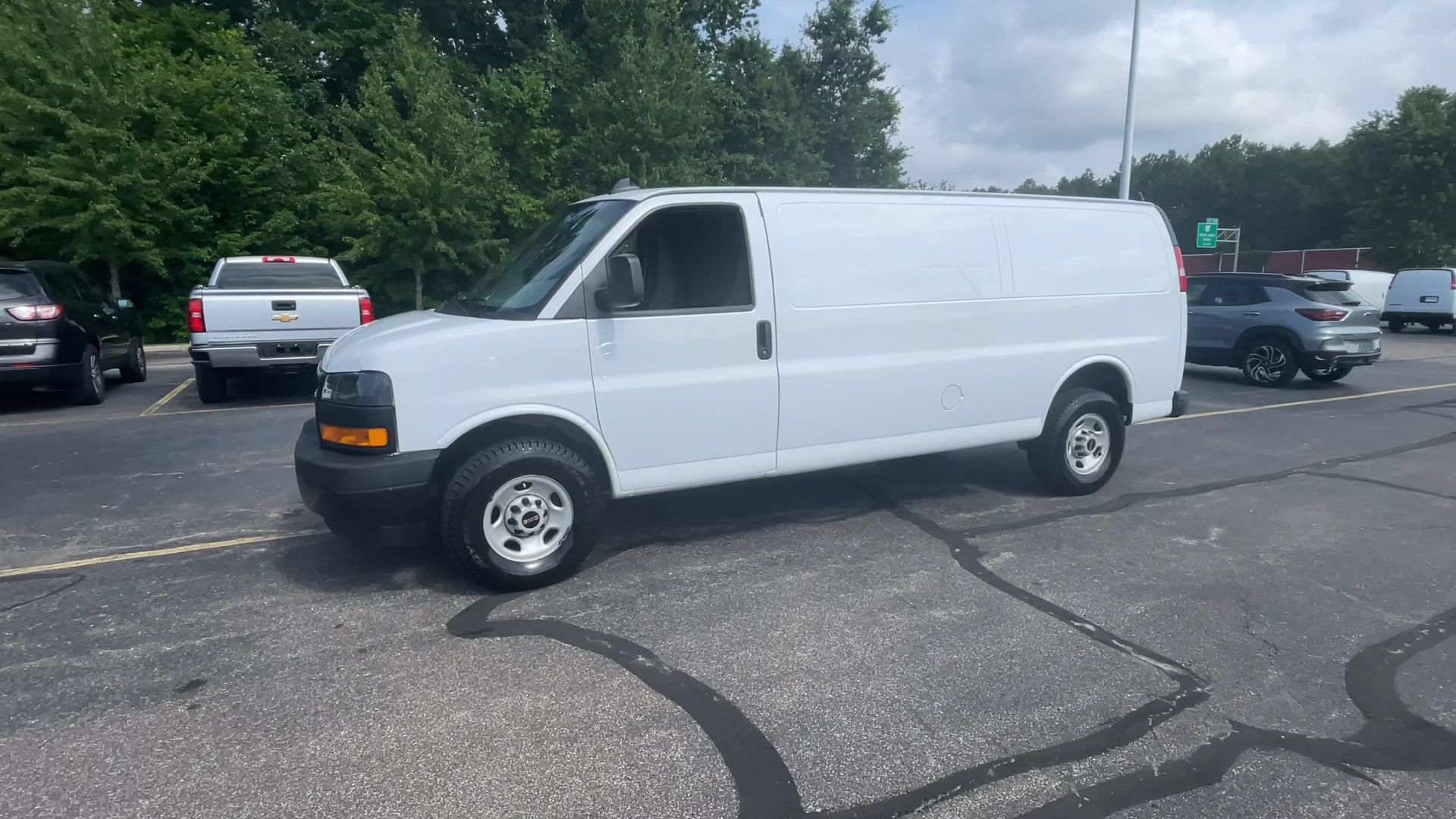 2023 GMC Savana Cargo 3500 Work Van