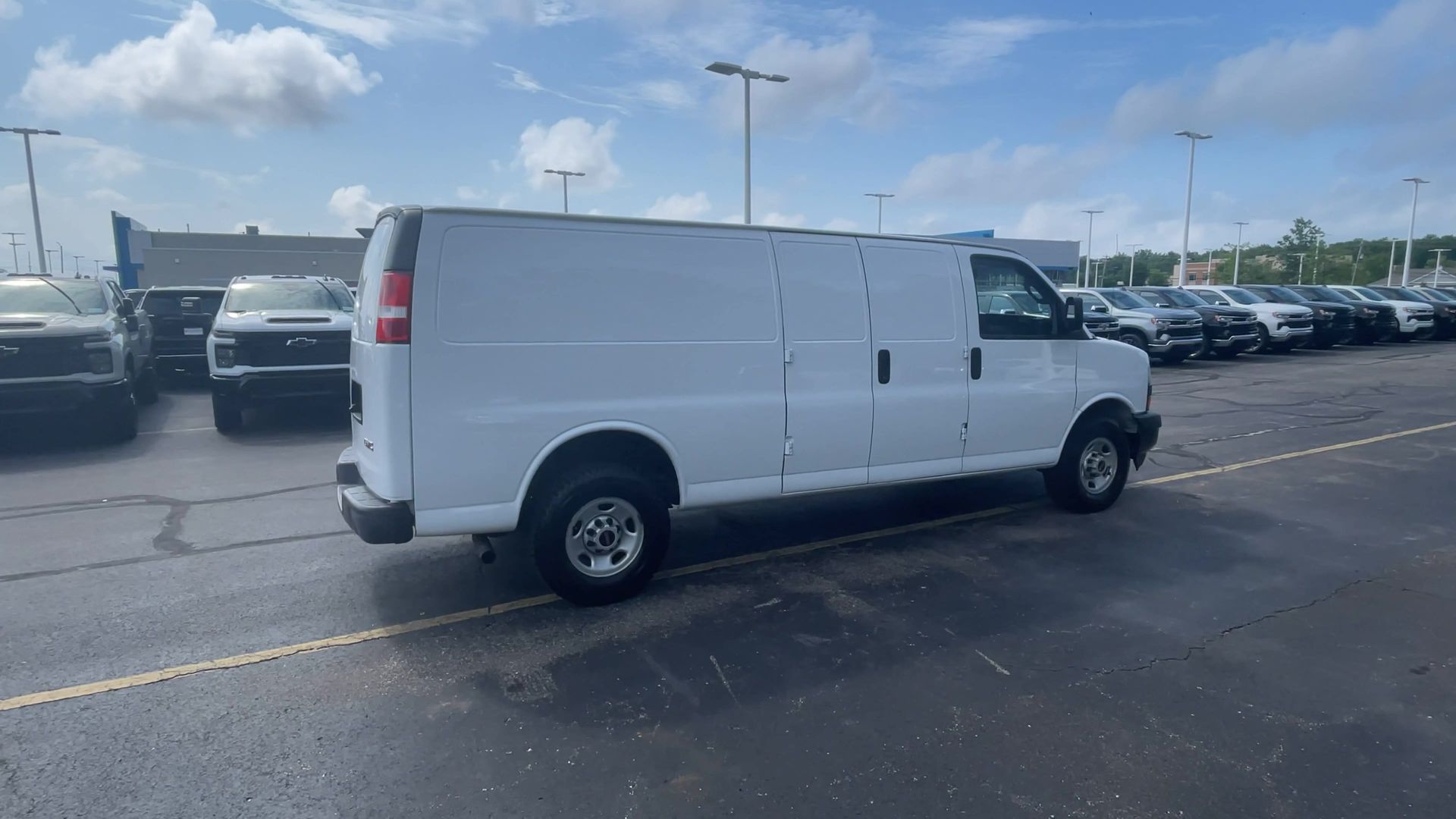 2023 GMC Savana Cargo 3500 Work Van