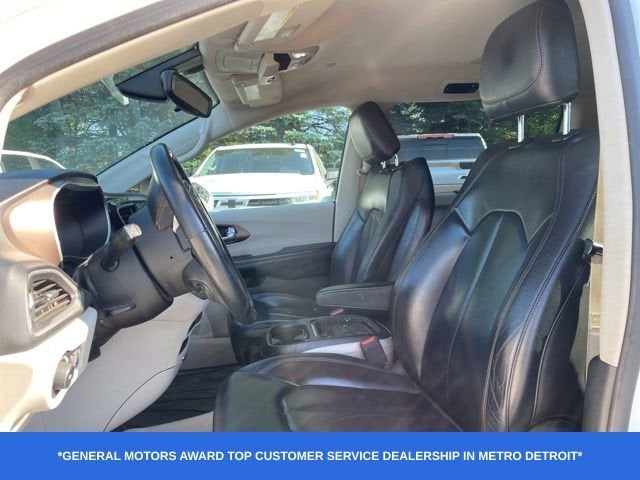 2017 Chrysler Pacifica Touring-L