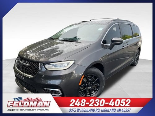 2022 Chrysler Pacifica Touring L