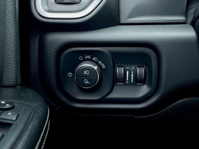 2019 RAM 2500 Big Horn Crew Cab 4x4 8' Box