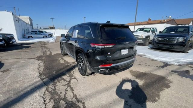 2022 Jeep Grand Cherokee Summit